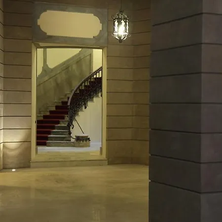 Palazzo Moncada 2 아파트 *